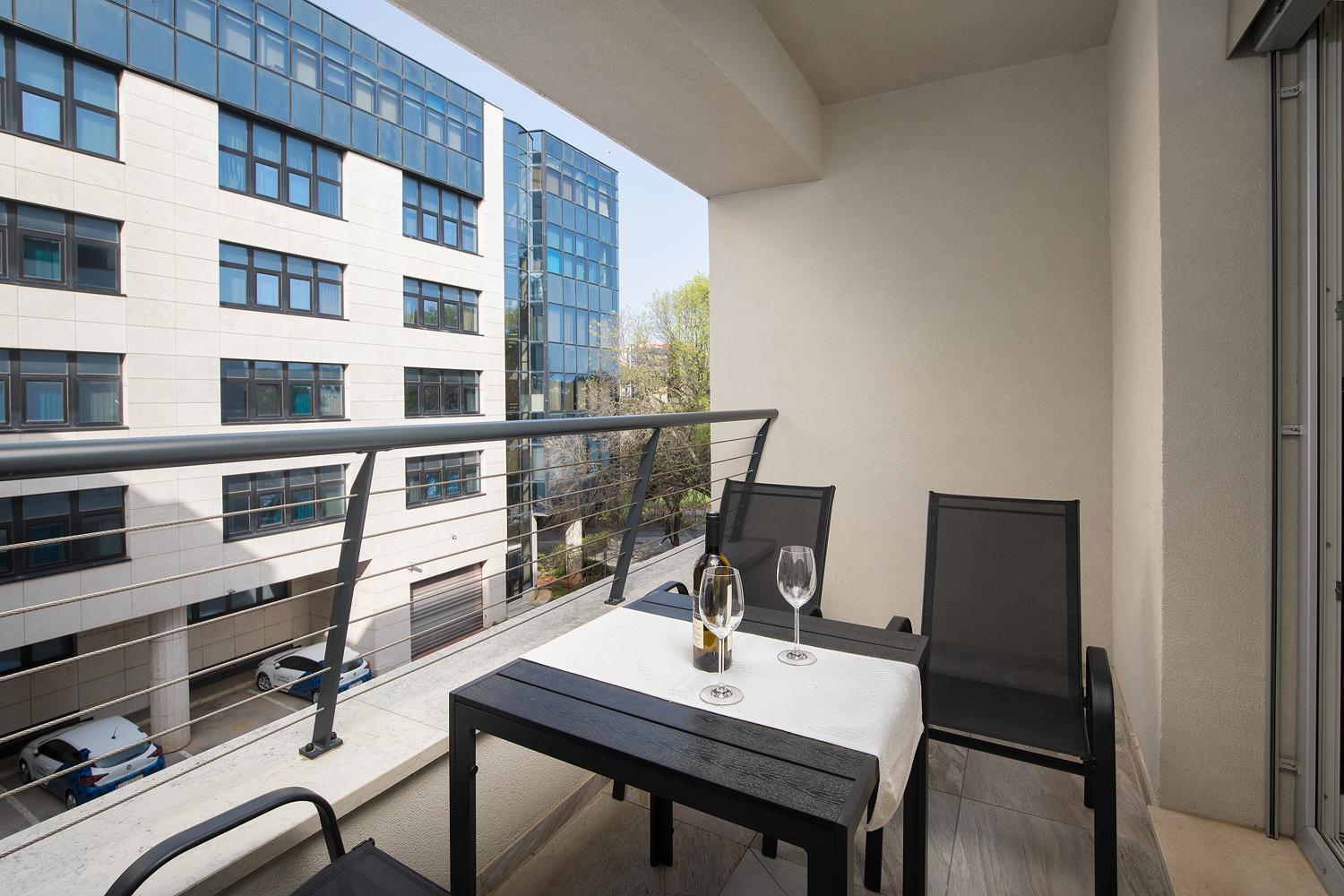 Modern Center Apartment *