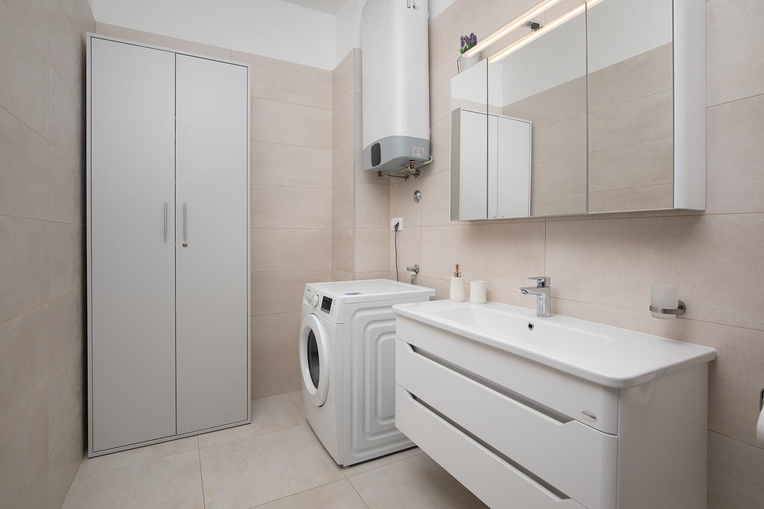 Modern Center Apartment